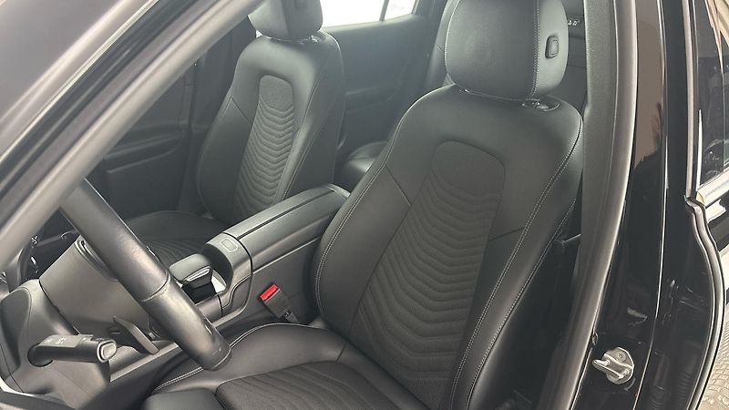 Mercedes-Benz GLB 200d AUT 4MATIC - fotka 15 z 25