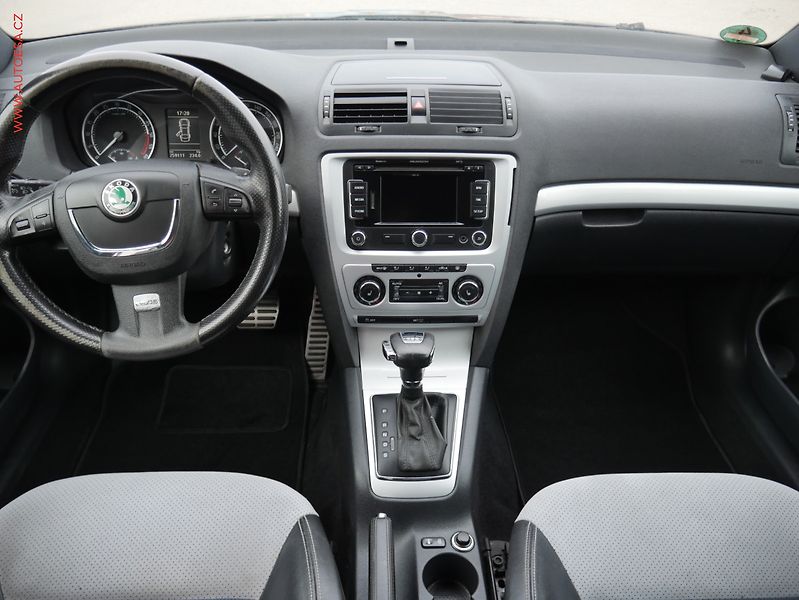 Škoda Octavia (2011) 2.0 TDi, RS, DSG, bixen - fotka 8 z 20