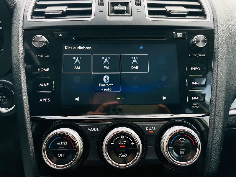 Subaru Forester 2.0i 1.MAJITEL TAŽNÉ SERVISKA - fotka 41 z 48