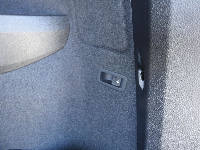 Škoda Karoq 1.5TSi DSG taž.zař. Plná nádrž - fotka 32 z 50