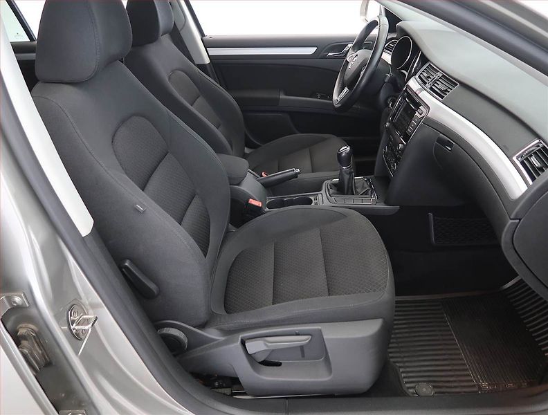 Škoda Superb (2014) 1.4 TSI, Serv.kniha, Bi-Xenony - fotka 9 z 20