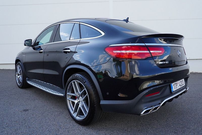 Mercedes-Benz GLE 63S AMG 4M - fotka 9 z 50