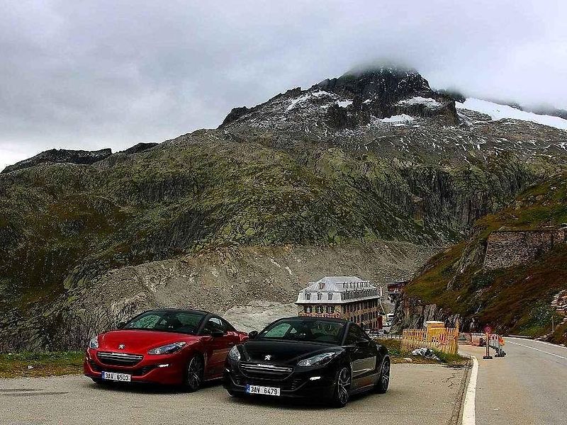 Grimsel Pass, v pozadí parádní Furka Pass