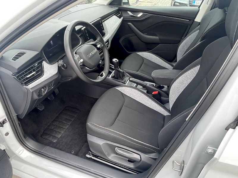 Škoda Scala (2025) 1.0 TSI / 85 kW Selection - fotka 7 z 30