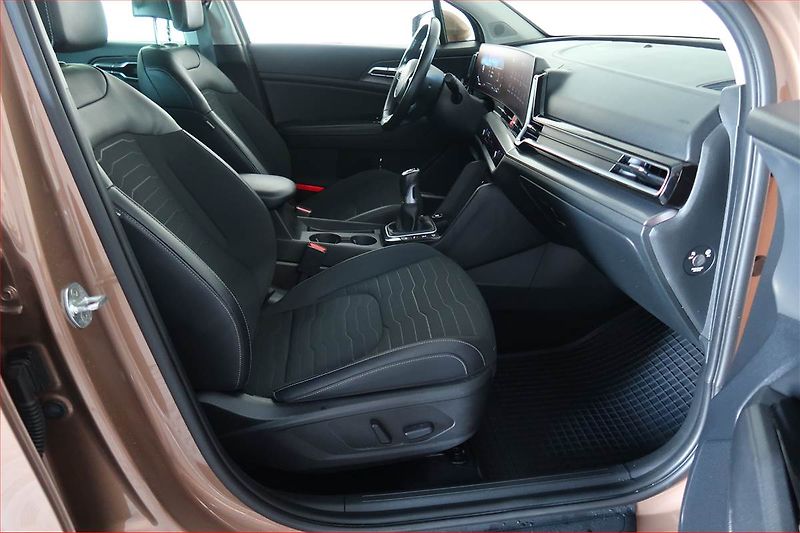 Kia Sportage (2022) 1.6 T-GDI MHEV - fotka 9 z 20