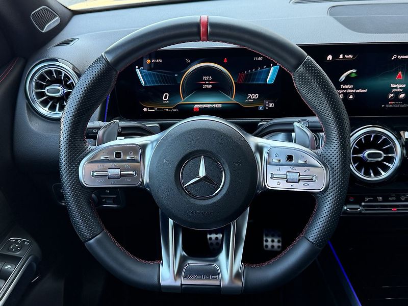 Mercedes-Benz GLB 35 AMG 4MATIC - fotka 17 z 40