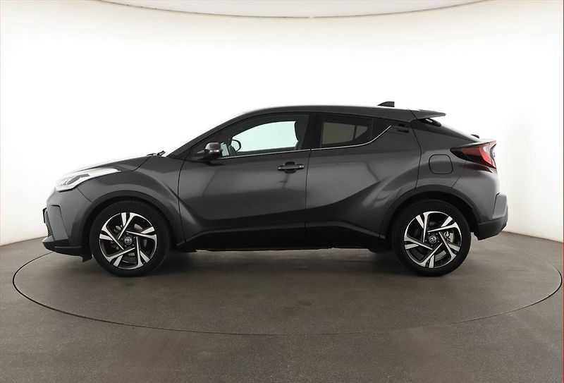 Toyota C-HR (2023) 1.8 Hybrid - fotka 3 z 20