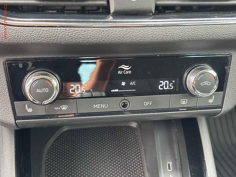 Škoda Scala (2022) 1.5 TSi, 1.maj,ČR, Style, LED - fotka 14 z 17