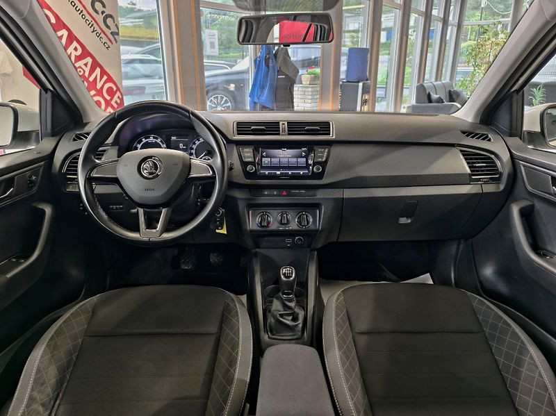 Škoda Fabia 1.0 TSi 81kW TEMPOMAT, PDC, ČR - fotka 9 z 22