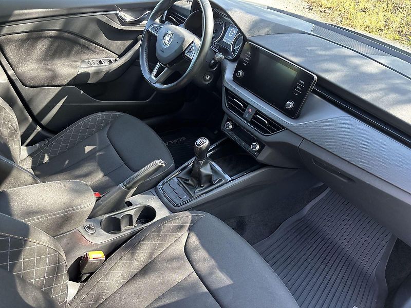 Škoda Scala (2019) 1.6 TDI Ambition + - fotka 9 z 30