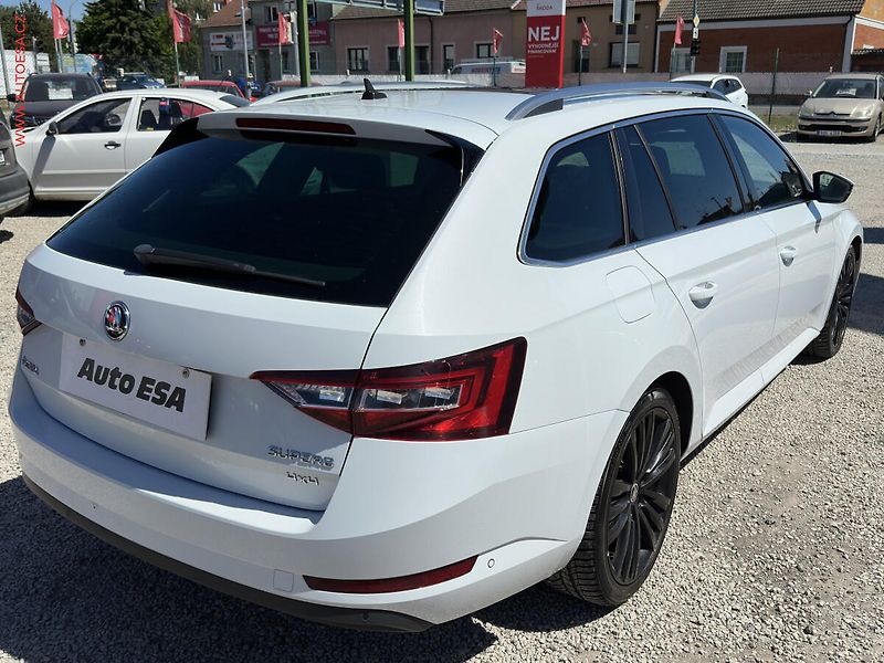 Škoda Superb (2015) 2.0 TDi, Style, DSG - fotka 4 z 20