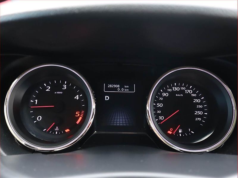 Renault Latitude (2012) Initiale 2.0 dCi, Automat - fotka 11 z 20