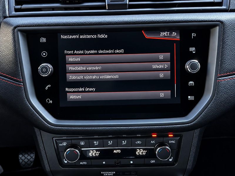Seat Arona (2020) 1.5 TSI 110 kW FR - fotka 23 z 35