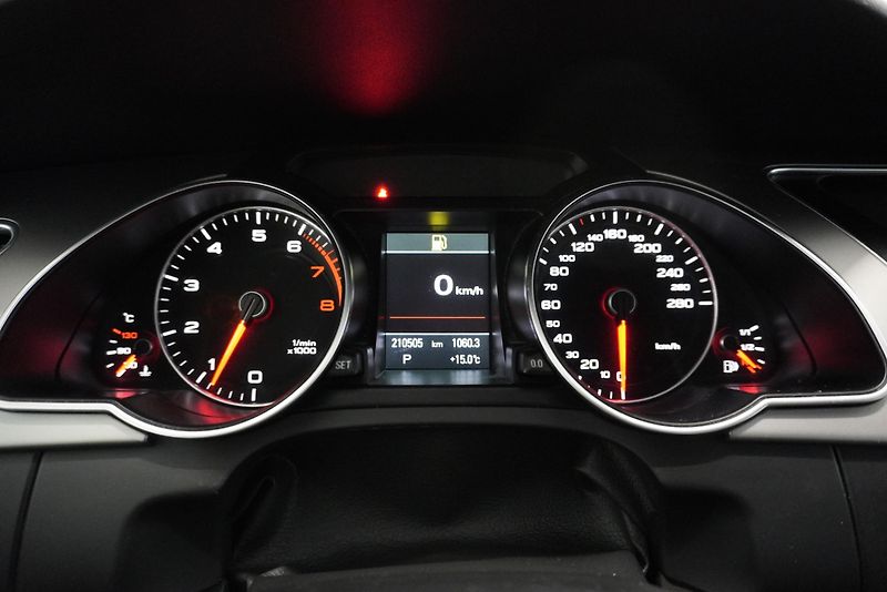 Audi A5 1.8TFSi-125 kW NOVÝ TYP MOTORU - fotka 15 z 20