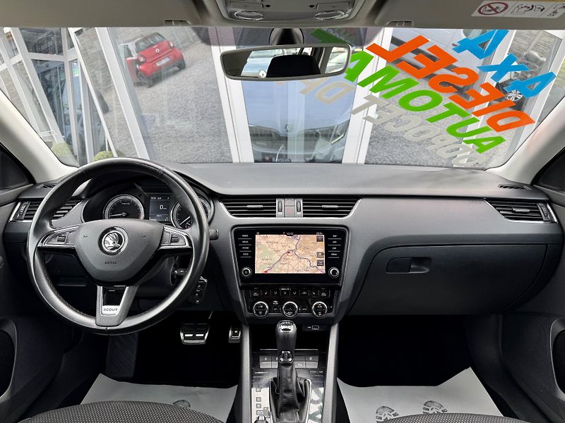 Škoda Octavia Scout 2,0 TDI 4x4 Automat  - fotka 25 z 37