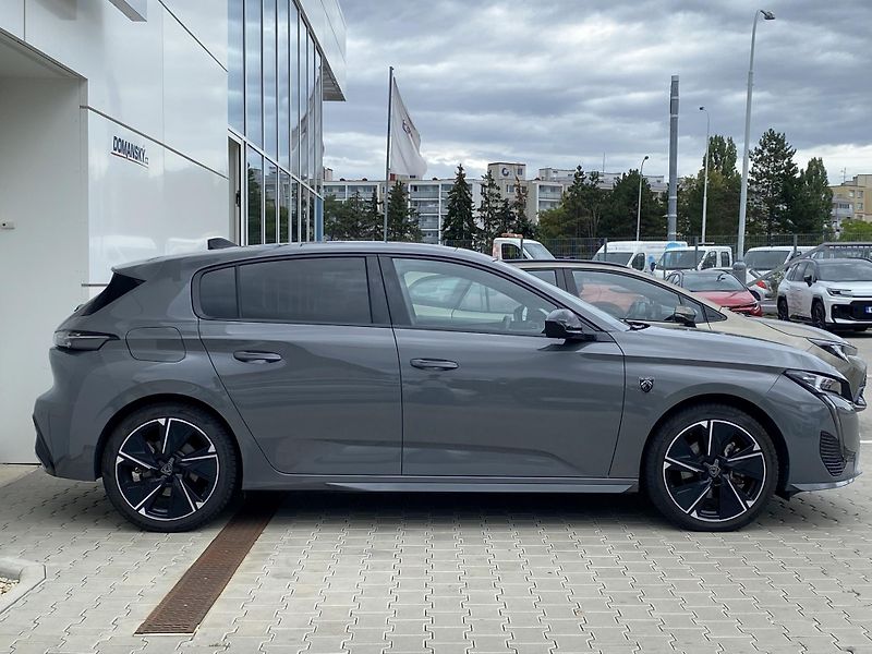 Peugeot 308 e-GT 115kW 54kWh - fotka 10 z 17