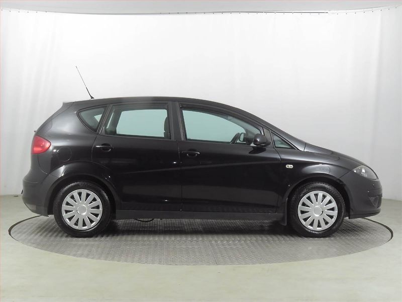 Seat Altea (2007) 1.9 TDI, po STK, dobrý stav - fotka 6 z 17