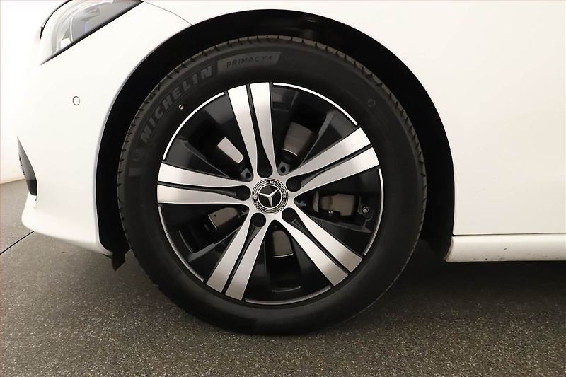 Mercedes-Benz Třídy C (2022) C 200 d - fotka 25 z 27