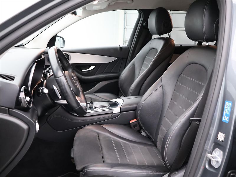 Mercedes-Benz GLC 2,0 220d 143kW 4X4 LED - fotka 11 z 37