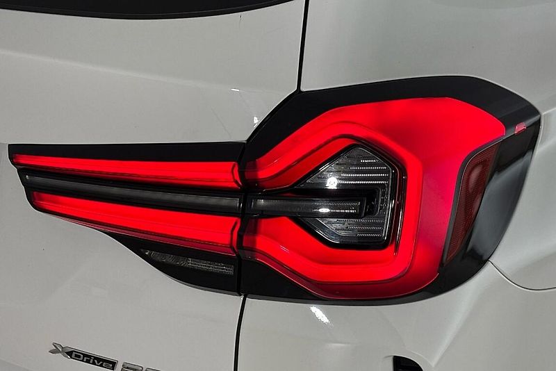 BMW X3 xDrive20d - fotka 5 z 26