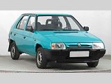 Škoda Favorit. Známé „fáčko“ letos slaví 30. let a nyní je asi ta nejlepší chvíle, jestliže přemýšlíte nad koupí zachovalého kusu, který by do budoucna mohl navýšit svou hodnotu. Levnější už totiž nebudou.