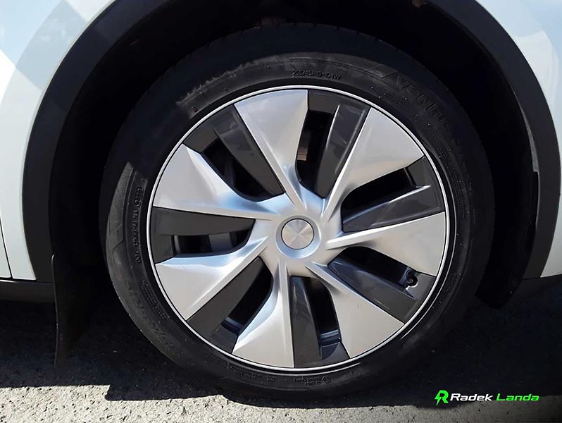 Tesla Model Y (2023) Long Range AWD Berlín - fotka 7 z 11