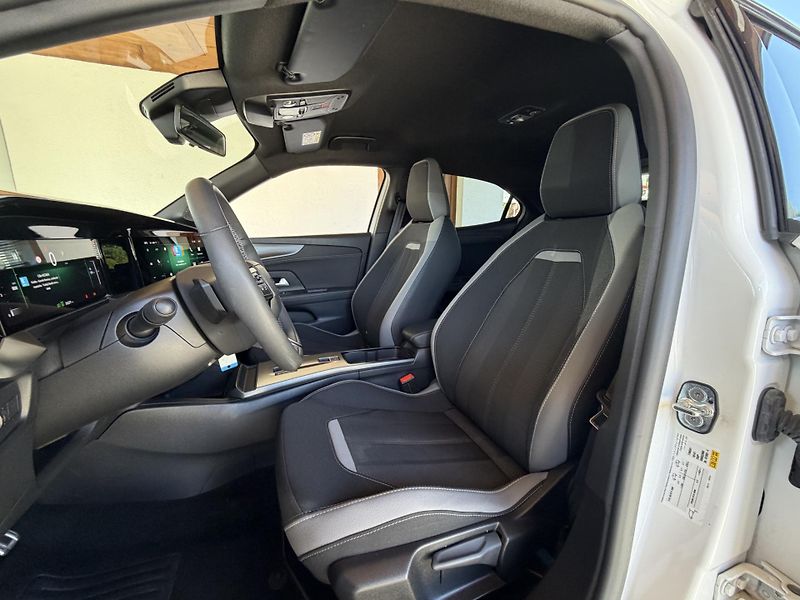 Opel Mokka 1.2 TURBO 96kW GS - fotka 23 z 26