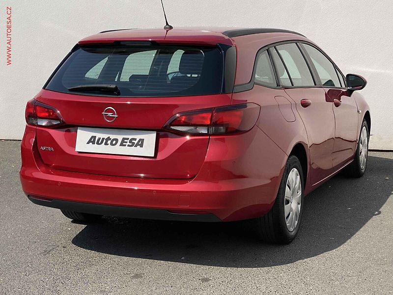 Opel Astra (2021) 1.2 T, AC, tempo - fotka 4 z 18
