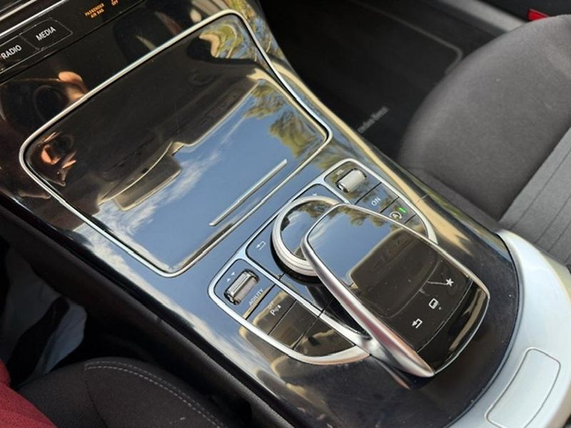 Mercedes-Benz Třídy C C 180, ČR,AMG PAKET, AUTOMAT - fotka 28 z 37