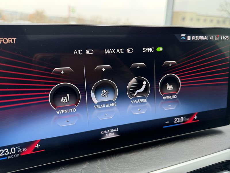 BMW Řada 3 (2023) M340i 275kW XDRIVE HUD PANORAM - fotka 50 z 53