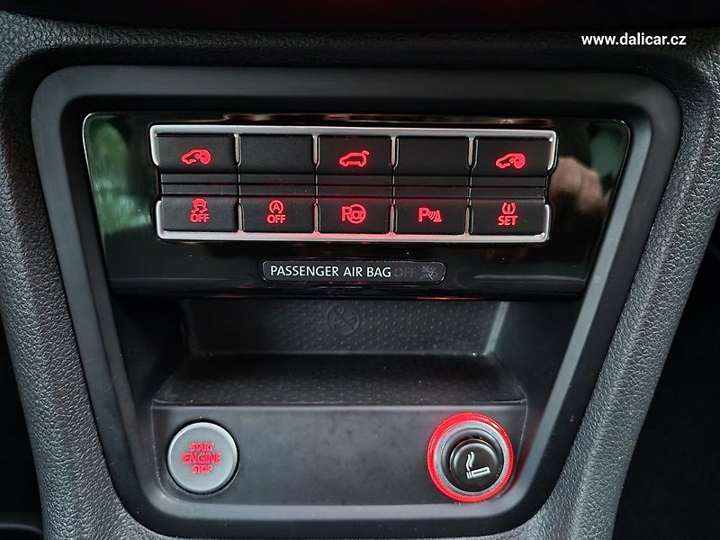 Volkswagen Sharan (2014) 2.0TDi 130KW Comfortline CUP - fotka 29 z 48