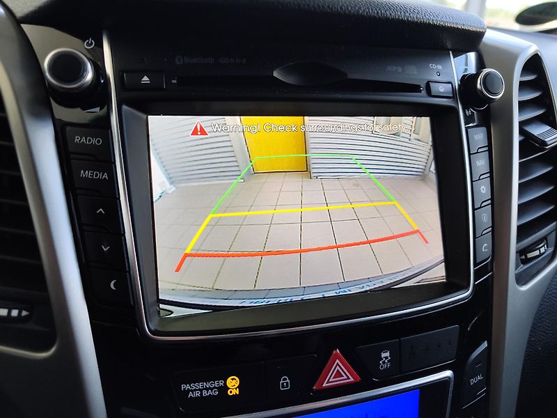Hyundai i30 (2014) 1.6GDi 99kW Premium - fotka 18 z 23