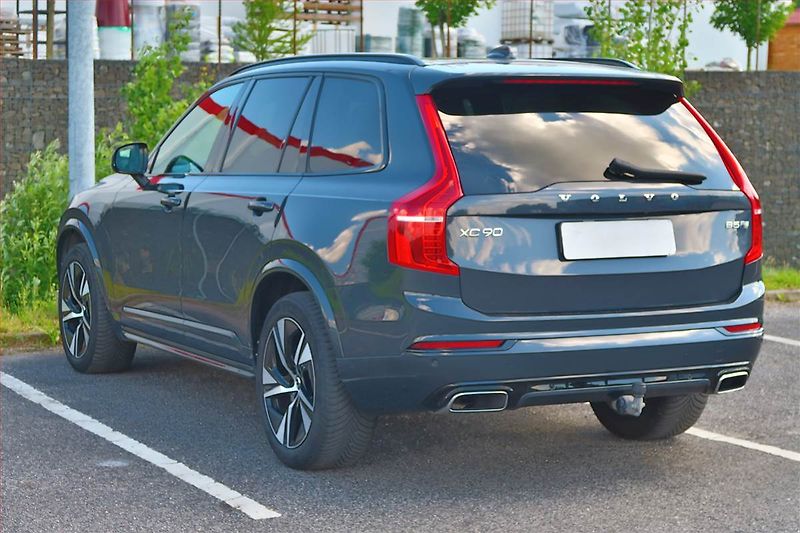 Volvo XC90 (2020) R-Design B5 AWD - fotka 4 z 21