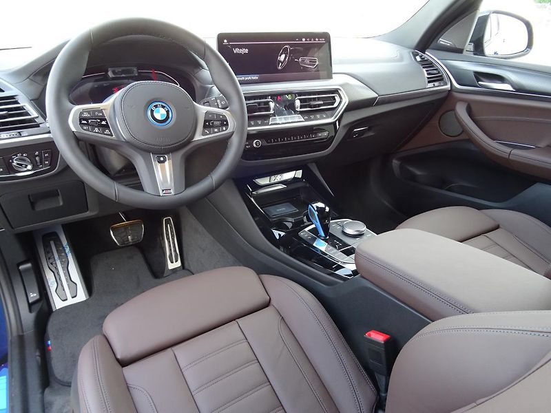 BMW iX3 M Sport - fotka 6 z 7
