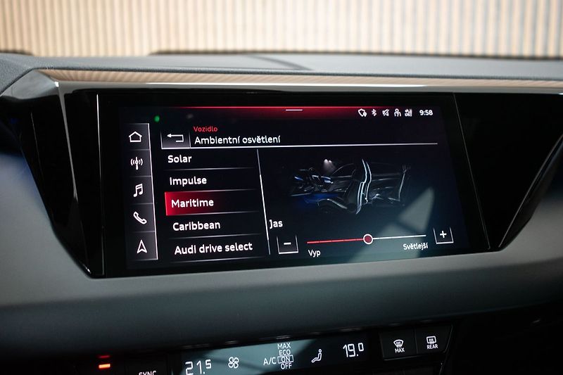 Audi e-tron 93kWh QUATTRO*B&O*AIR*ACC*DPH* - fotka 36 z 50