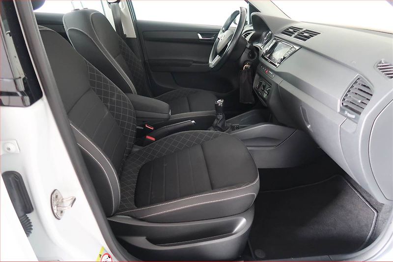 Škoda Fabia (2019) 1.0 TSI, Tempomat - fotka 9 z 17