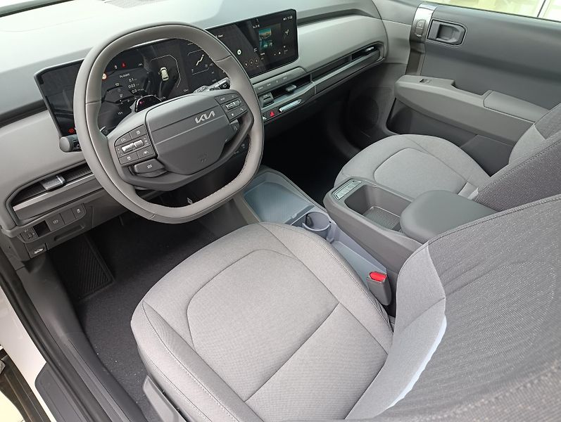 Kia EV3 (2026) SV1 4x2 AIR + HEAT 58,3 kWh - fotka 4 z 6