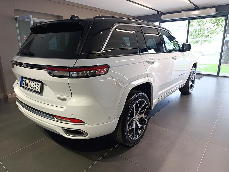 Jeep Grand Cherokee (2024) 4xe SUMMIT RESERVE PHEV - fotka 6 z 27