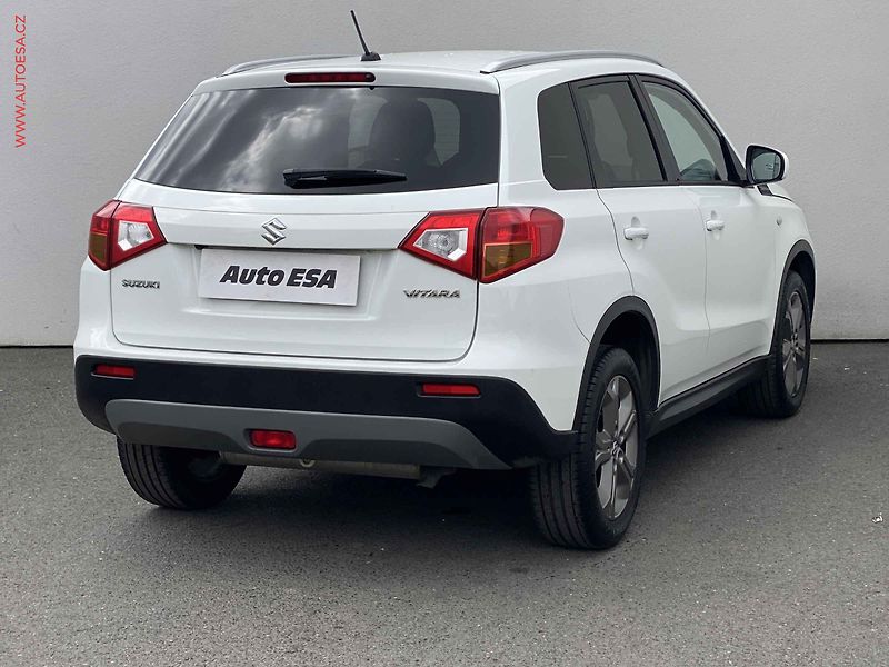 Suzuki Vitara (2018) 1.6 VVT, 2.maj,ČR, AC, temo - fotka 4 z 18