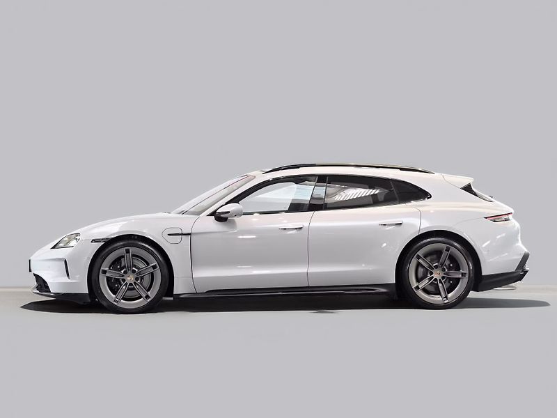 Porsche Taycan GTS Sport Turismo Pano InnoDri - fotka 2 z 15