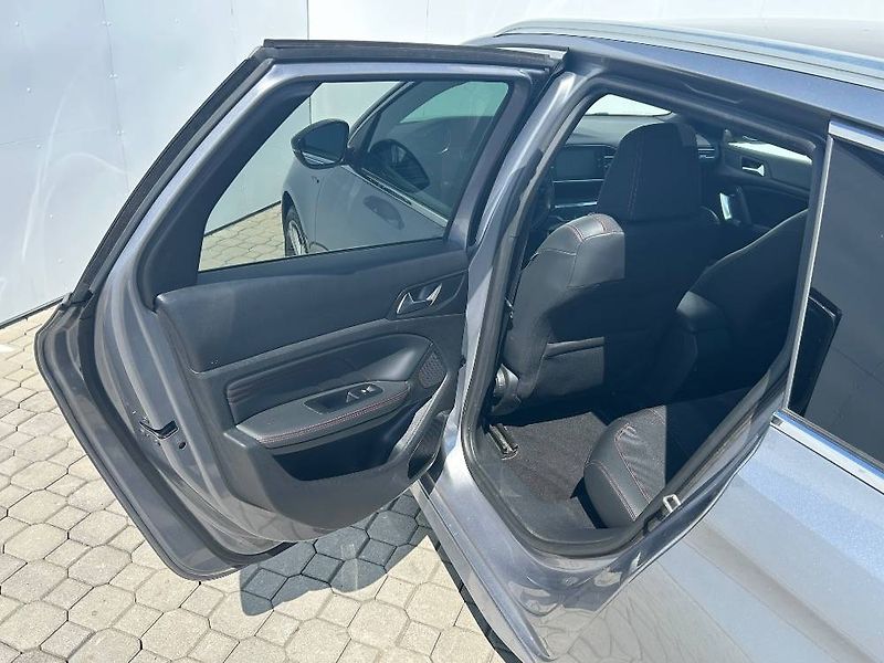 Peugeot 308 GT S&S EAT8 1.5 BlueHDi - fotka 8 z 23