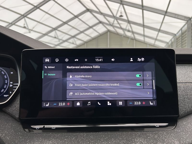 Škoda Octavia 1.5 TSI Top selection - fotka 13 z 32