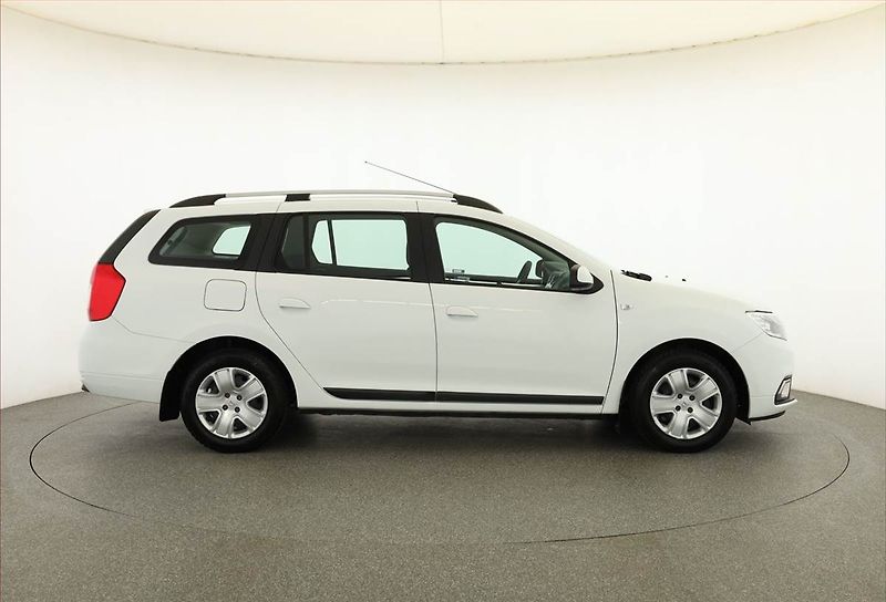 Dacia Logan (2019) 1.0 SCe, Park. senzory - fotka 6 z 15