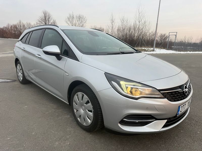 Opel Astra 1,2  81 kW SPORTS TOURER - fotka 7 z 18