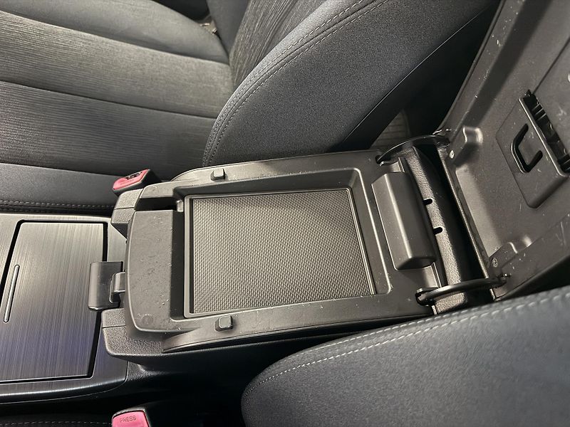 Subaru Outback 2.0D Comfort Cross Line CVT,CZ - fotka 32 z 50