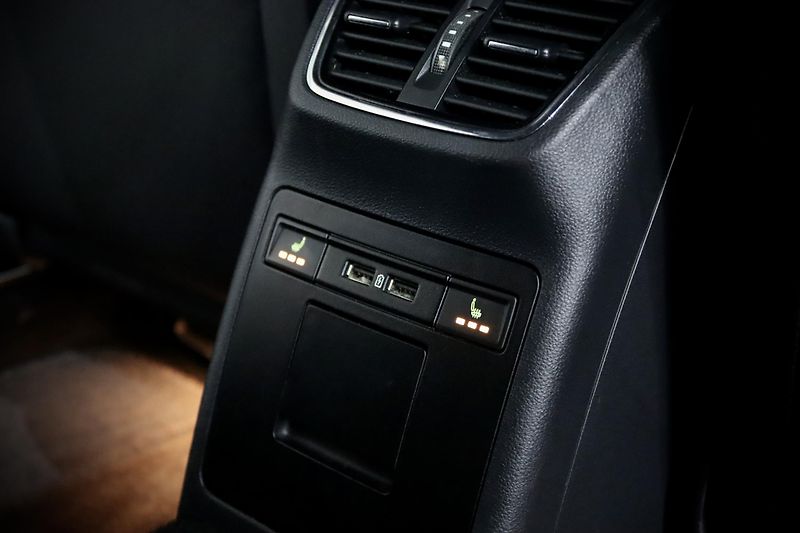 Škoda Octavia 3 FL 2.0 TSI 180 kW DSG RS - fotka 34 z 43