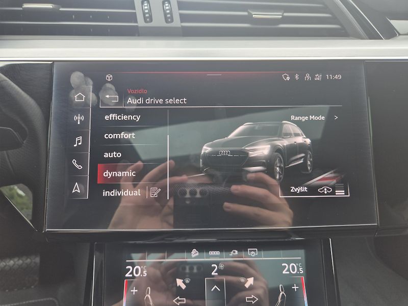 Audi e-tron ZAMLUVENO ! - fotka 23 z 44