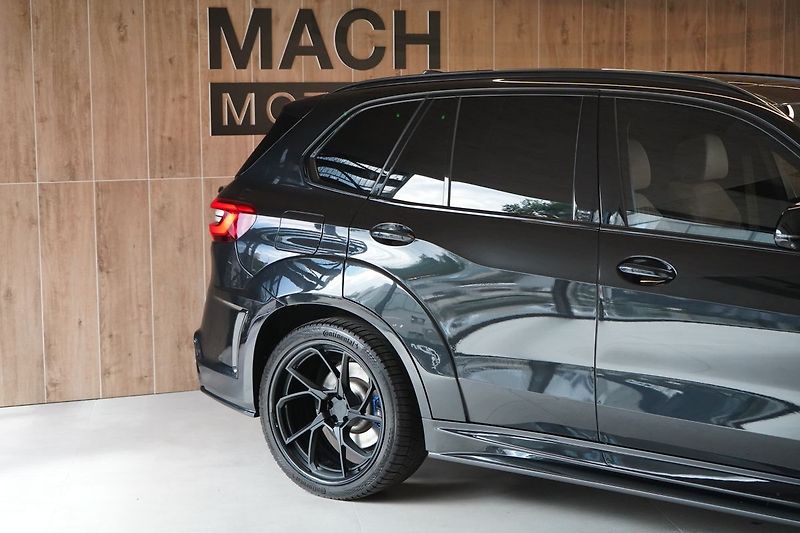 BMW X5 M50d xDrive, Renegade Widebody - fotka 6 z 50