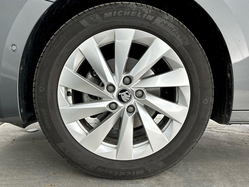 Škoda Octavia (2025) Combi DSG 1.5TSI 110kW Top Sel - fotka 34 z 34