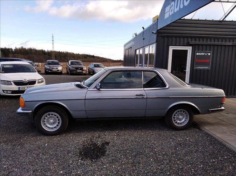 Mercedes-Benz 280 2,7 280 CE dostupnost 3 dny - fotka 4 z 11